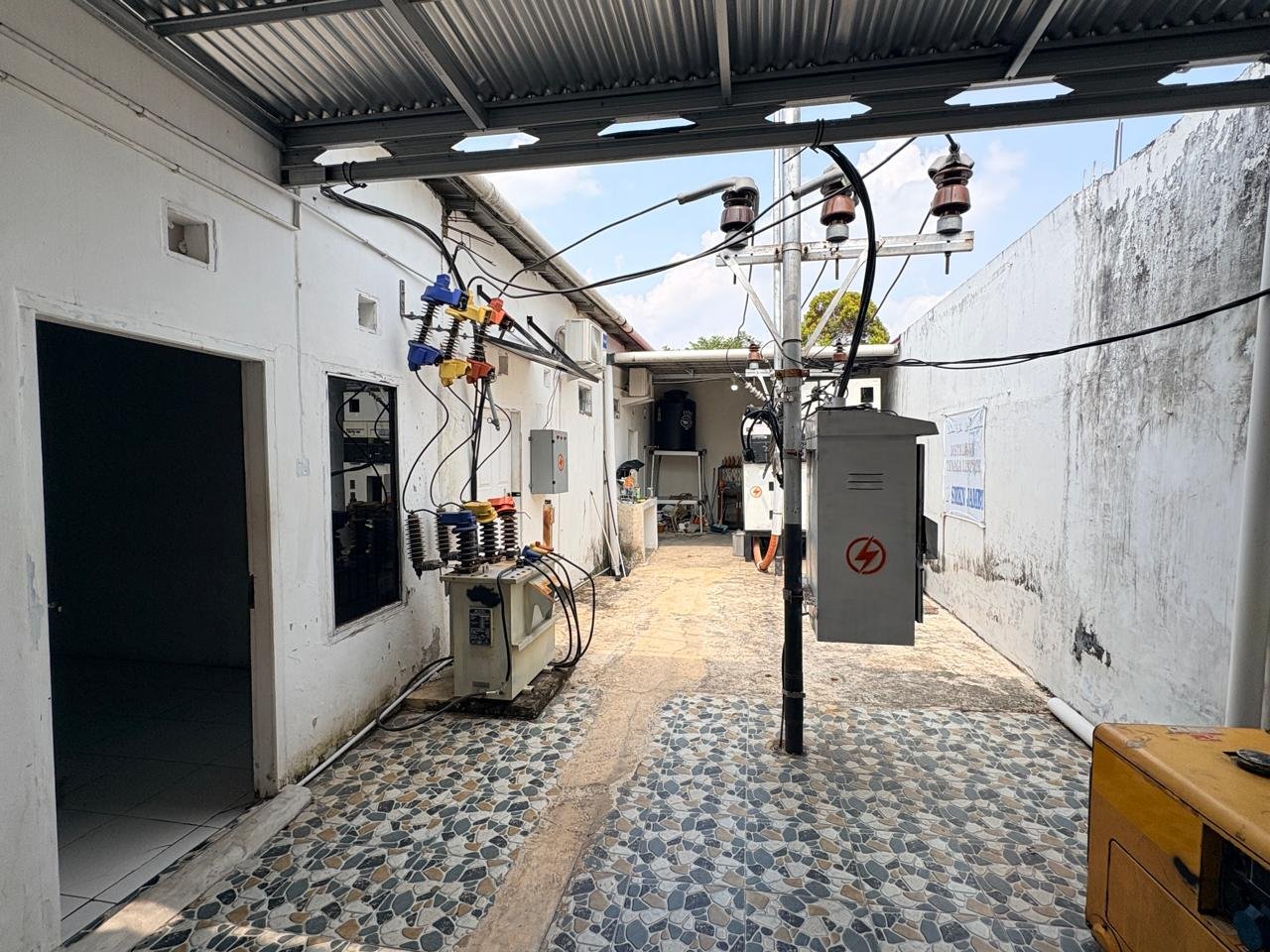 TUK 4